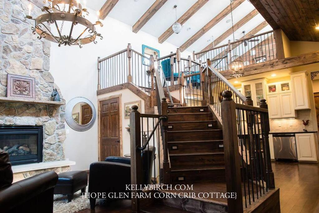 Corn Crib Cottage Barn And Villa At Hope Glen Farm Cottage Grove Exterior foto