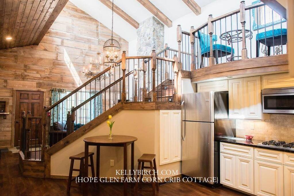 Corn Crib Cottage Barn And Villa At Hope Glen Farm Cottage Grove Exterior foto