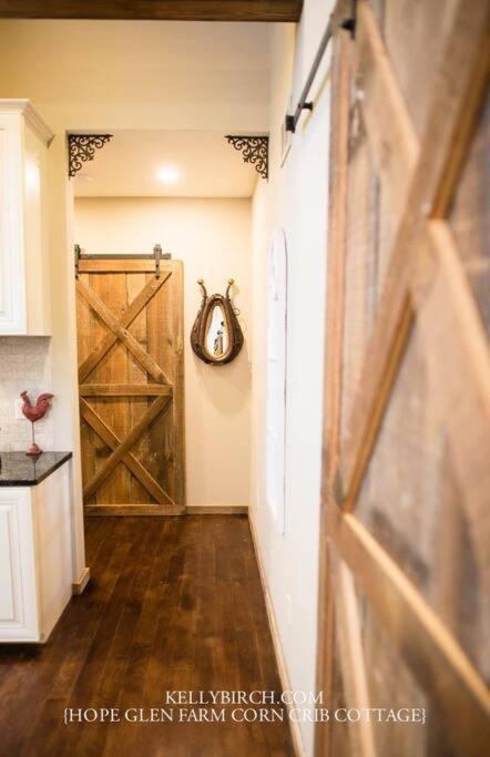 Corn Crib Cottage Barn And Villa At Hope Glen Farm Cottage Grove Exterior foto